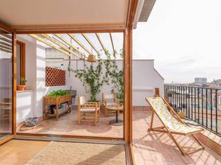 Ático eficiente - Barcelona, INGENIUS DOMOTICA SL INGENIUS DOMOTICA SL Mediterranean style balcony, veranda & terrace