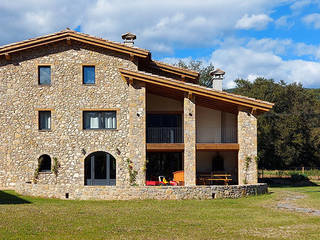 Rehabilitació d'una Masia per Allotjament Rural, Volums-estudi arquitectura Volums-estudi arquitectura Maisons modernes