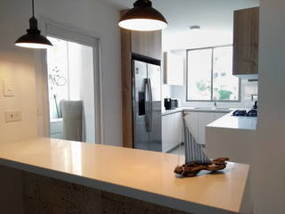 Remodela tu apartamento en Santa Marta, Remodelar Proyectos Integrales Remodelar Proyectos Integrales Built-in kitchens MDF White
