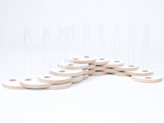 Button vaasjes en bijzettafeltjes, Dutch Duo Design Dutch Duo Design Salones de estilo moderno Derivados de madera Blanco