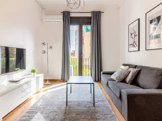 Home staging en piso semi-amueblado, Impuls Home Staging en Barcelona Impuls Home Staging en Barcelona インダストリアルデザインの リビング