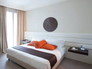 Profilo Smart per hotel, Profilo Smart Ltd Profilo Smart Ltd Eclectic style bedroom Aluminium/Zinc