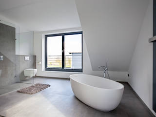 Sanierung einer Dachgeschosswohnung zum modernen Wohnloft, DANS Architektur DANS Architektur Modern bathroom