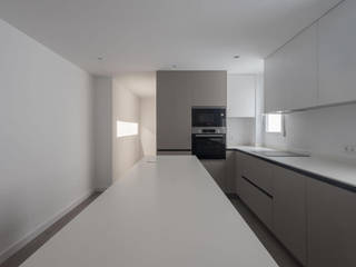 Apartamento BA, en Benicalap, acertus acertus Built-in kitchens White