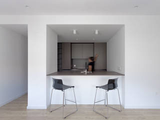 Apartamento AR, en La Torre, acertus acertus Modern kitchen White