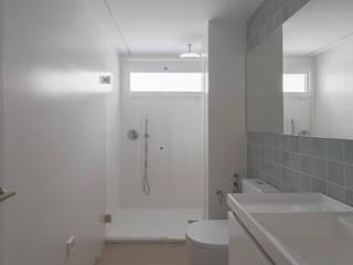 Apartamento AG, en Camins al Grao, acertus acertus Modern bathroom White