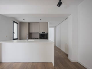 Apartamento LT, en Extramurs, acertus acertus Modern kitchen White