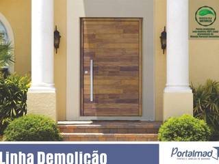 Portas de Madeira de Demolição - Portalmad Portas e Janelas, Portalmad Portas e Janelas - Soluções completas em esquadrias de madeira de alto padrão Portalmad Portas e Janelas - Soluções completas em esquadrias de madeira de alto padrão Rustic style doors Wood Wood effect