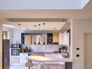 Casa Perla, Onice Architetti Onice Architetti Built-in kitchens