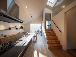 Roofcourtの家, 株式会社seki.design 株式会社seki.design Modern kitchen