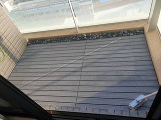 【緣於公設NewTechWood地板—陽台淺灰色快組地板】, 新綠境實業有限公司 新綠境實業有限公司 Balcony Wood-Plastic Composite Wood effect
