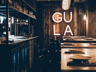 Gula Bar, LUZIO LUZIO Industrialer Flur, Diele & Treppenhaus