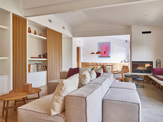 Casa con Alberca en la Costa Catalana, Bloomint design Bloomint design Akdeniz Oturma Odası