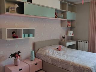 Quarto das Princesas, AtelierAtelier AtelierAtelier Modern nursery/kids room