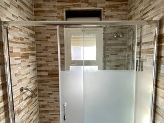 1500 EUR para renovar tu baño en Barcelona, CONSTRUCCIONES QUESADA GRESA S.L. CONSTRUCCIONES QUESADA GRESA S.L. Kamar Mandi Modern