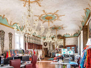 Palazzo Doria d'Angri , MULTIFORME® lighting MULTIFORME® lighting Ruang Keluarga Klasik