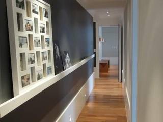 Decorador Online, Home Traces Home Traces Modern Corridor, Hallway and Staircase