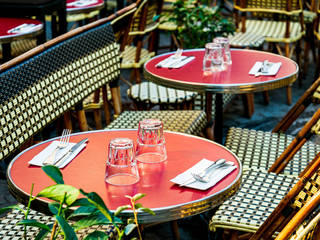 Table de terrasse de restaurant rouge, Bistromania Bistromania ระเบียง, นอกชาน