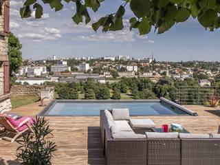 Mitte in der Stadt, am Hang., Pool im Garten Pool im Garten Modern Havuz