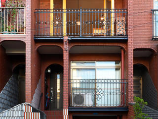 高輪の三階, MoY architects | 山本基揮建築設計 MoY architects | 山本基揮建築設計 Wooden windows Bricks