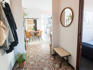 Casa di Vacanze "SOLAR": Lo stile Maiorchino, deepp srl deepp srl Mediterranean style corridor, hallway and stairs