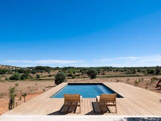 Casa W, Estremoz, ARTE TECTóNiCA, arquitectura e desenho Lda ARTE TECTóNiCA, arquitectura e desenho Lda Garden Pool