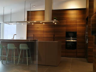 Arredamento Villa in Montagna, Formarredo Due design 1967 Formarredo Due design 1967 Built-in kitchens Wood Brown