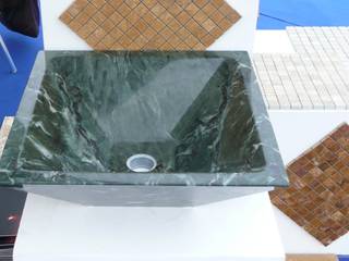 Lavabo in Verde Venezia, TEBALDI GIUSEPPE SRL TEBALDI GIUSEPPE SRL Modern bathroom Granite
