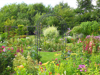 Staudenbeet & Staudengarten planen, anlegen & gestalten, PuroVivo PuroVivo Garten im Landhausstil