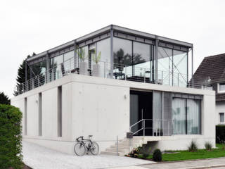 Haus aus Beton - Neubau eines Einfamilienhauses in Mülheim an der Ruhr, Oliver Keuper Architekt BDA Oliver Keuper Architekt BDA Single family home Glass