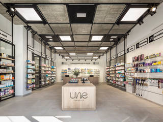 UNE Farmacia, Destudio Arquitectura Destudio Arquitectura Espacios comerciales