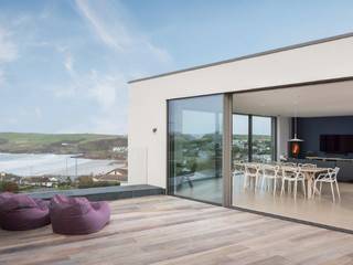 Modern New Build Eco Friendly Home in Polzeath Cornwall, Arco2 Architecture Ltd Arco2 Architecture Ltd Balcone