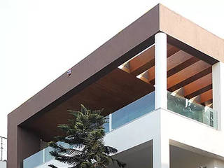 HOUSE 8, Amit Khanna Design Associates Amit Khanna Design Associates أبواب