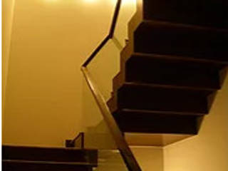 HOUSE 3, Amit Khanna Design Associates Amit Khanna Design Associates Escaleras