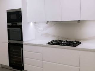 A intemporalidade da Cor Branca!!, DIONI Home Design DIONI Home Design Dapur built in Kuarsa