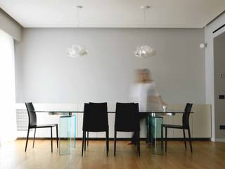 Casa Ce, gk architetti (Carlo Andrea Gorelli+Keiko Kondo) gk architetti (Carlo Andrea Gorelli+Keiko Kondo) Minimalist dining room