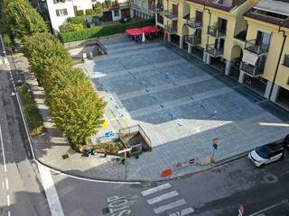 Piazza pubblica - Bergamo, Granulati Zandobbio Granulati Zandobbio Commercial spaces
