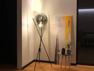 s.luce Sphere, Skapetze Lichtmacher Skapetze Lichtmacher Moderner Flur, Diele & Treppenhaus