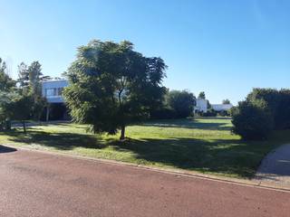 Casa estilo Nuevo Francés. Nuevo proyecto., Family Houses Family Houses クラシカルな 家