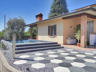 Residenza con piscina - Bergamo, Granulati Zandobbio Granulati Zandobbio Vloeren