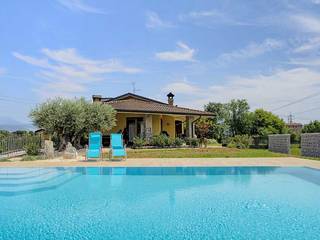 Villa con piscina - Bergamo, Granulati Zandobbio Granulati Zandobbio Vloeren