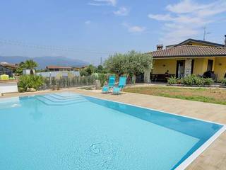 Villa con piscina - Bergamo, Granulati Zandobbio Granulati Zandobbio Floors