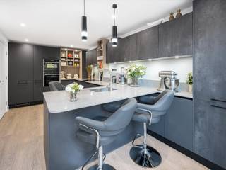 Modern in Tones of Grey, PTC Kitchens PTC Kitchens Built-in kitchens Grey