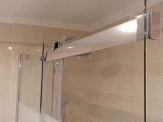 Estamos onde mais precisa, Shower&Smile Shower&Smile Modern bathroom