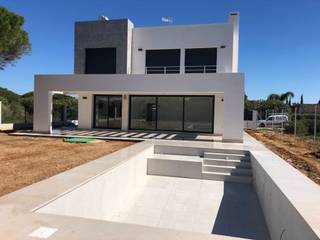 Vivienda aislada con piscina Galerio, Amparo Ruiz Arquitecto Amparo Ruiz Arquitecto Single family home Concrete
