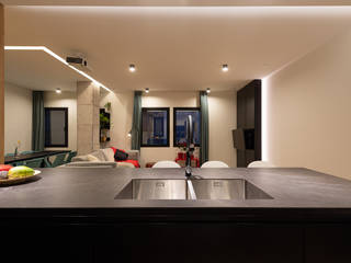 Reforma integral de vivienda - Vivienda flexible, SMLXL-design SMLXL-design Кухня в стиле минимализм