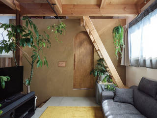 セルフビルドを取り入れてコストを抑えた中古住宅フルリノベーション, クサノユカリ建築設計室 クサノユカリ建築設計室 Modern living room Wood Wood effect