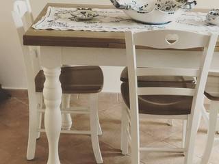 Tavolo shabby, PERCORSOARREDO PERCORSOARREDO ラスティックデザインの キッチン 木 木目調