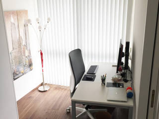 Umbau unterm Dach: modernes Bad und Büro, Ottagono+Rechsteiner Interior AG Ottagono+Rechsteiner Interior AG Modern style study/office