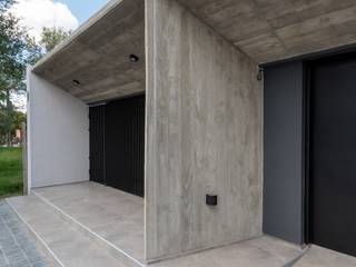 CASA LOCAL, KARLEN + CLEMENTE ARQUITECTOS KARLEN + CLEMENTE ARQUITECTOS Single family home Concrete